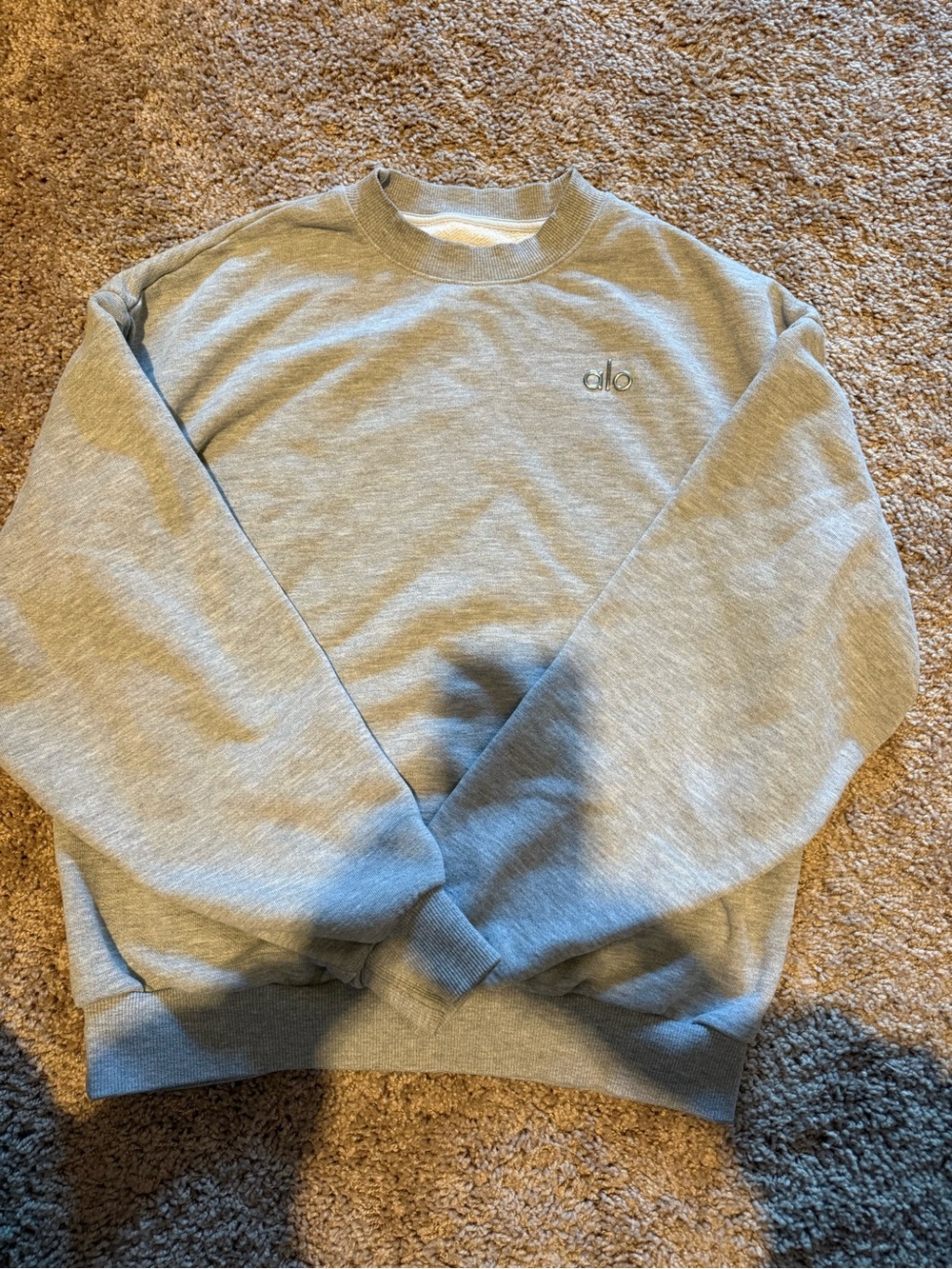 ALO Yoga Men’s Crewneck Sweatshirt in Heather Gray
